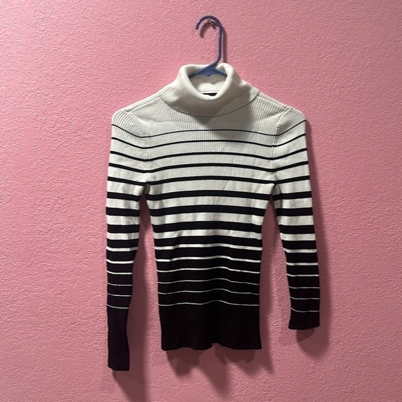 WHITE HOUSE | BLACK MARKET Striped Turtle Neck Sweater Size XS - Picture 1 of 3